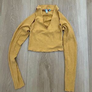 Urban Outfitters XS sweater shirt